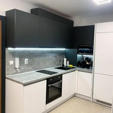 شقة Luxus Apartament Mit Pool 150 M Zum In *