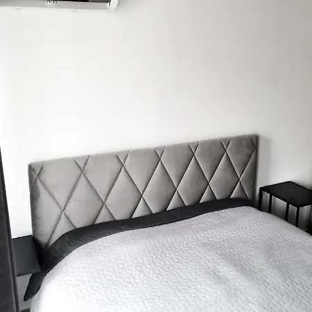 Luxus Apartament Mit Pool 150 M Zum In شقة