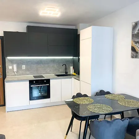 Apartamento Luxus Apartament Mit Pool 150 M Zum In